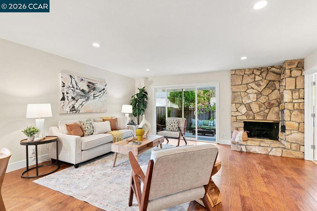 202 Miramonte Dr DR