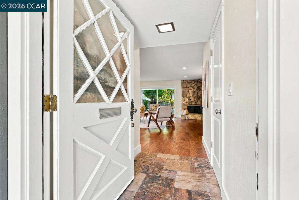 202 Miramonte Dr