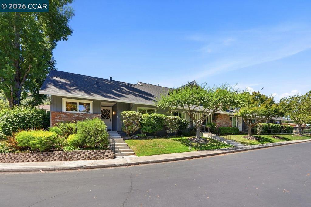 202 Miramonte Dr