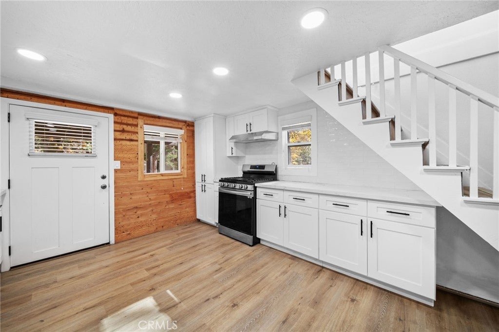 180 Glen Avon Dr