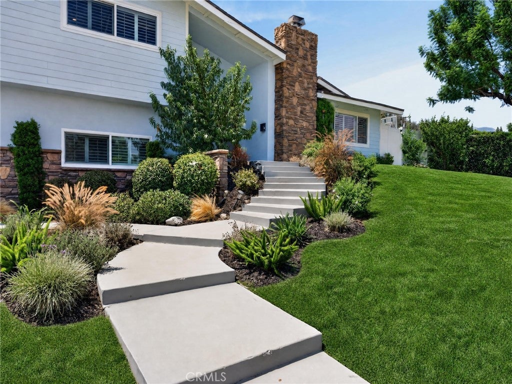 1623 N Vallejo