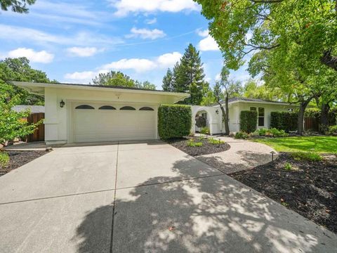 Photo of 2037 Banbury Road, Walnut Creek, CA 94598 (MLS # ML82049148)