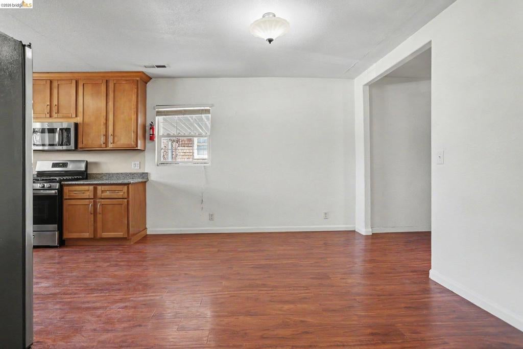 212 Wellington