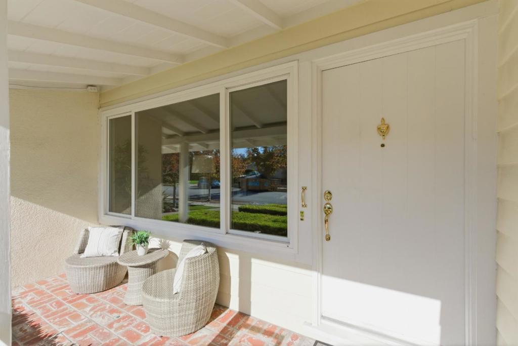 Properties 4 2054 Palm Avenue