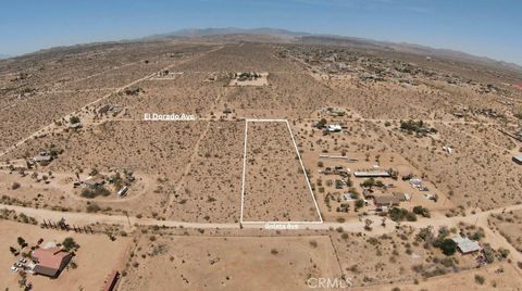 Photo of 3960 Goleta Avenue, Yucca Valley, CA 92284 (MLS # JT25130338) Photo of 3960 Goleta Avenue, Yucca Valley, CA 92284 (MLS # JT25130338)