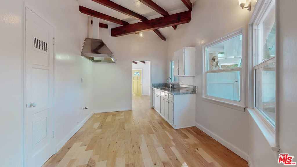 1414 N Beverly Glen Boulevard