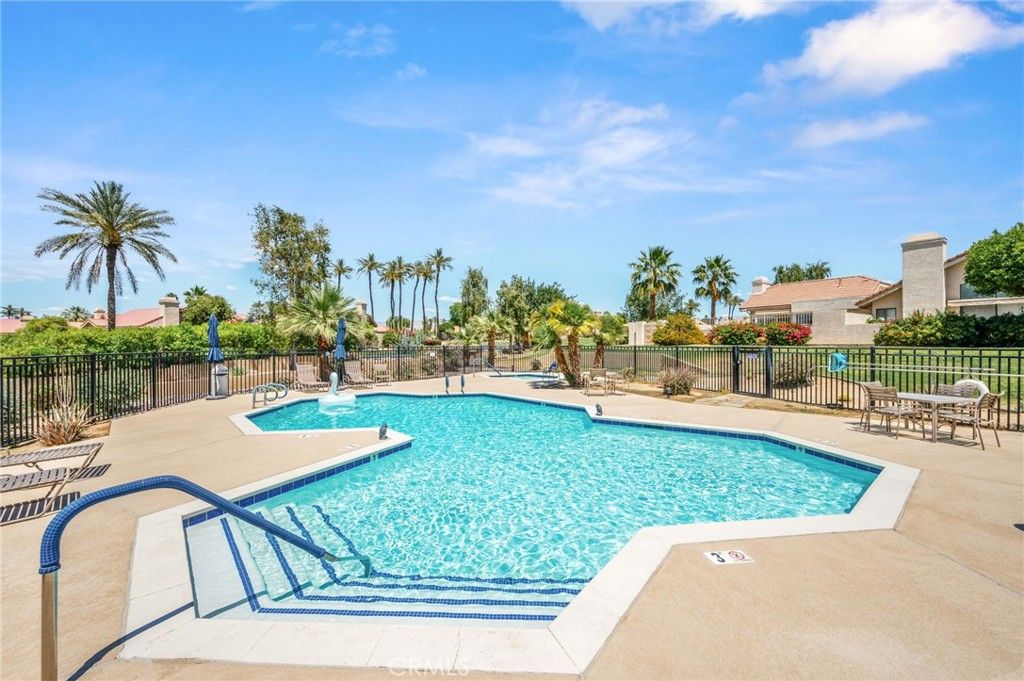 listing image 130726553706112430211
