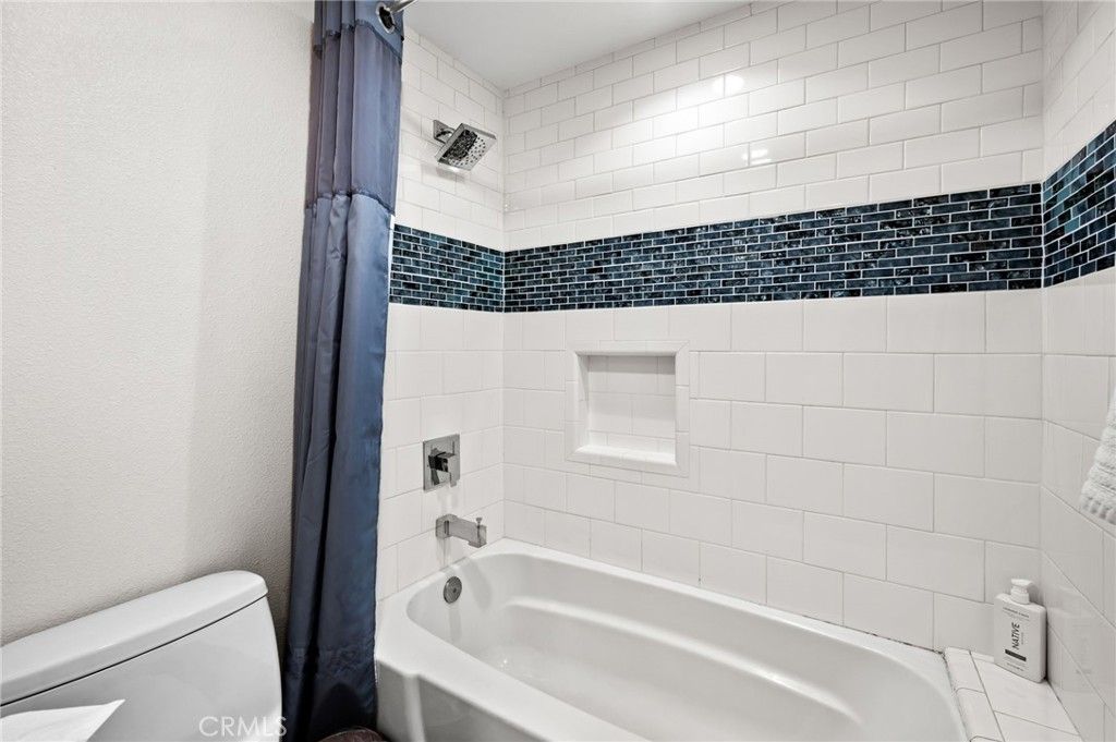 listing image 130723924061621525219