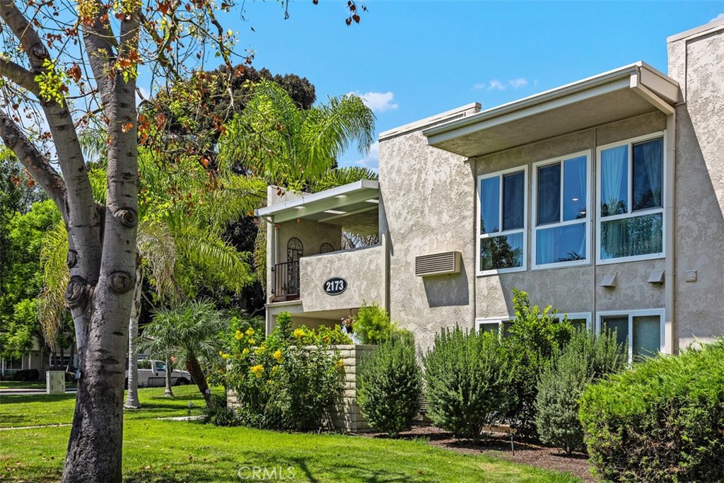 2173 Via Mariposa E Q