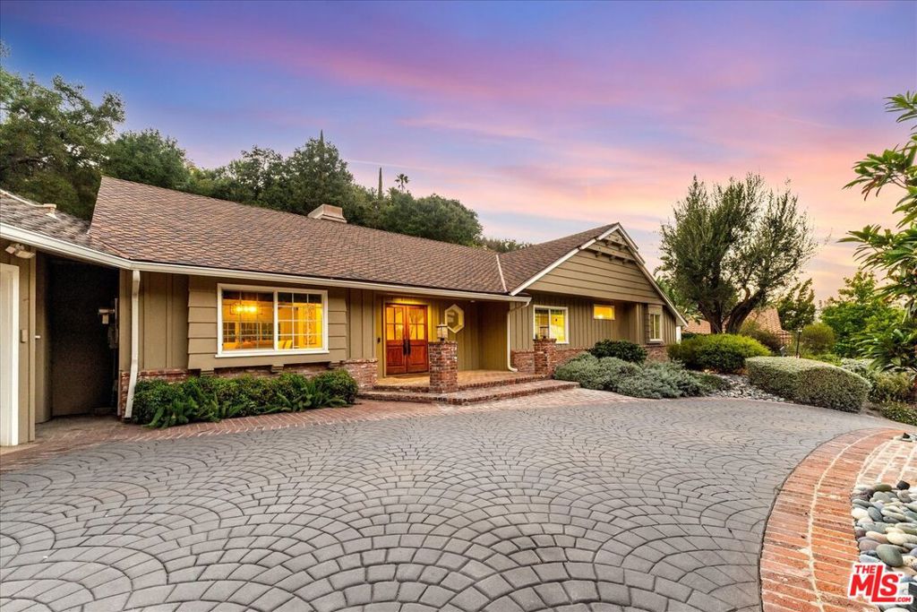 3741 Royal Woods Drive