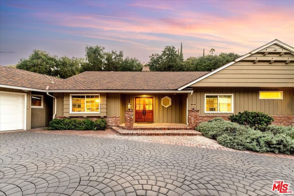 3741 Royal Woods Drive