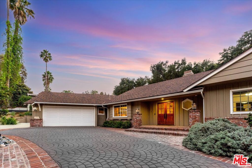 3741 Royal Woods Drive