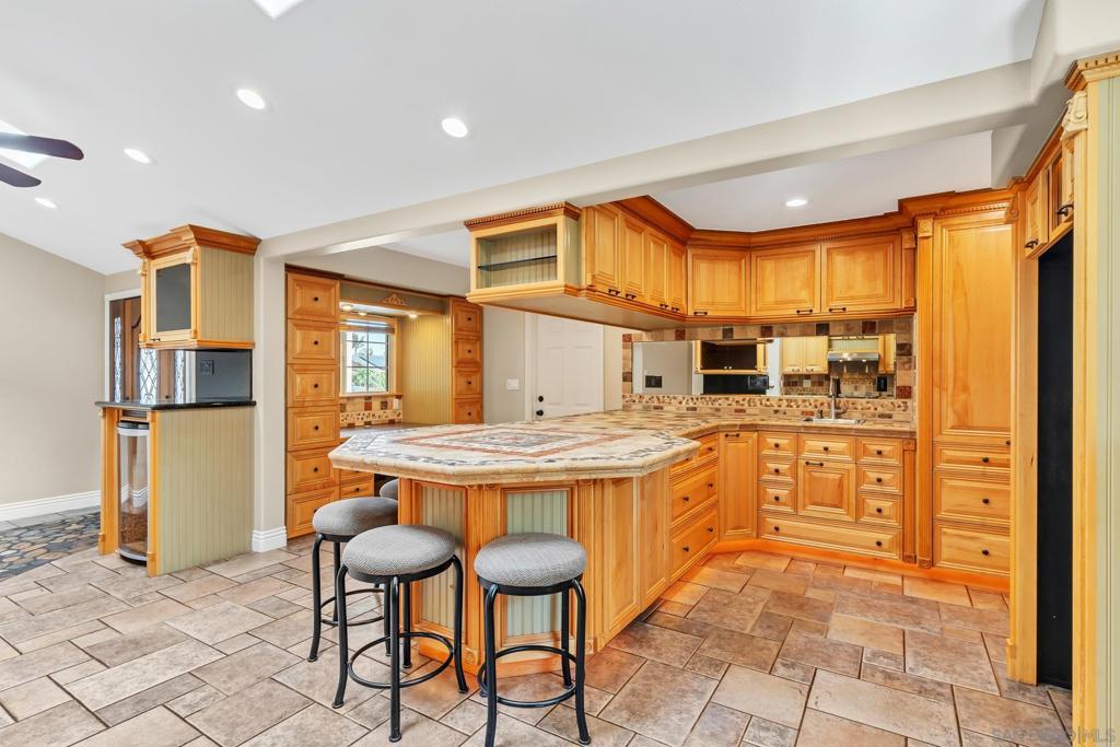 8842 Sovereign Rd