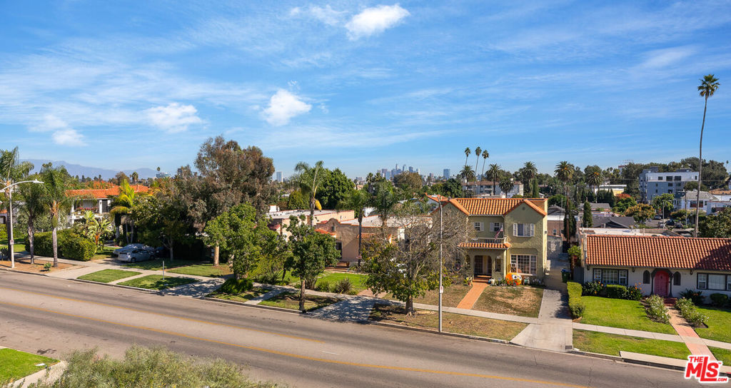 1253 S Rimpau Boulevard