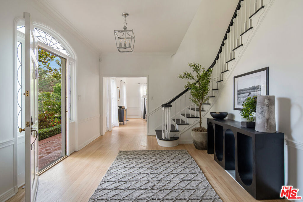 625 N Sierra Drive