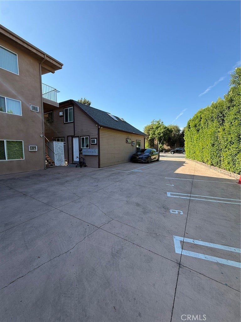 1344 E Broadway