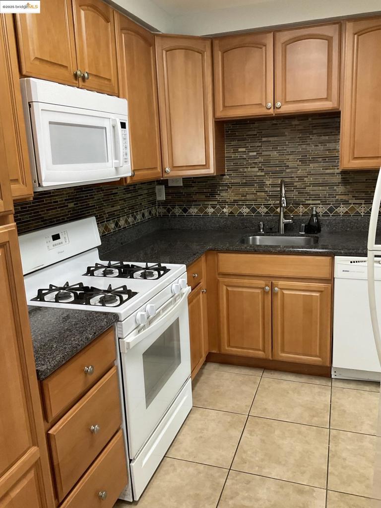 PITTSBURG - Residential Lease