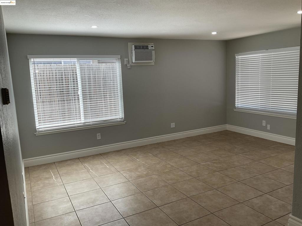 PITTSBURG - Residential Lease