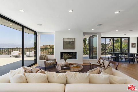 Photo of 3632 Beverly Ridge Drive, Sherman Oaks, CA 91423 (MLS # 26808811)