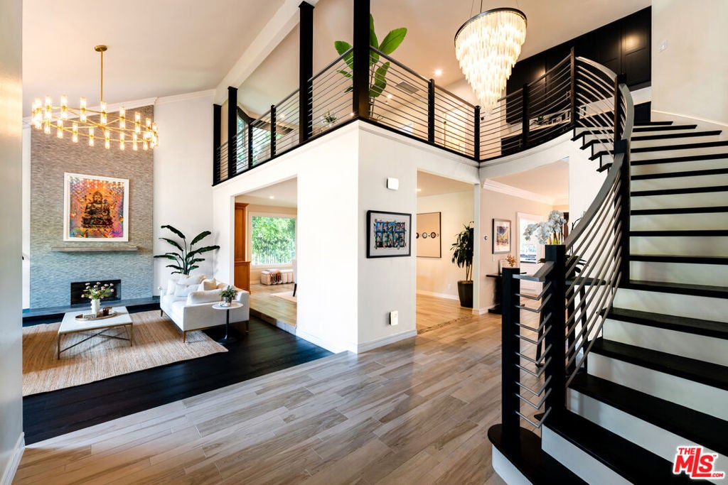29402 Deerview Court, Agoura Hills CA 91301