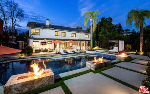 Photo of 29402 Deerview Court, Agoura Hills, CA 91301 (MLS # 26662131)