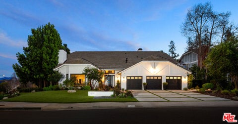 Photo of 29402 Deerview Court, Agoura Hills, CA 91301 (MLS # 26662131)