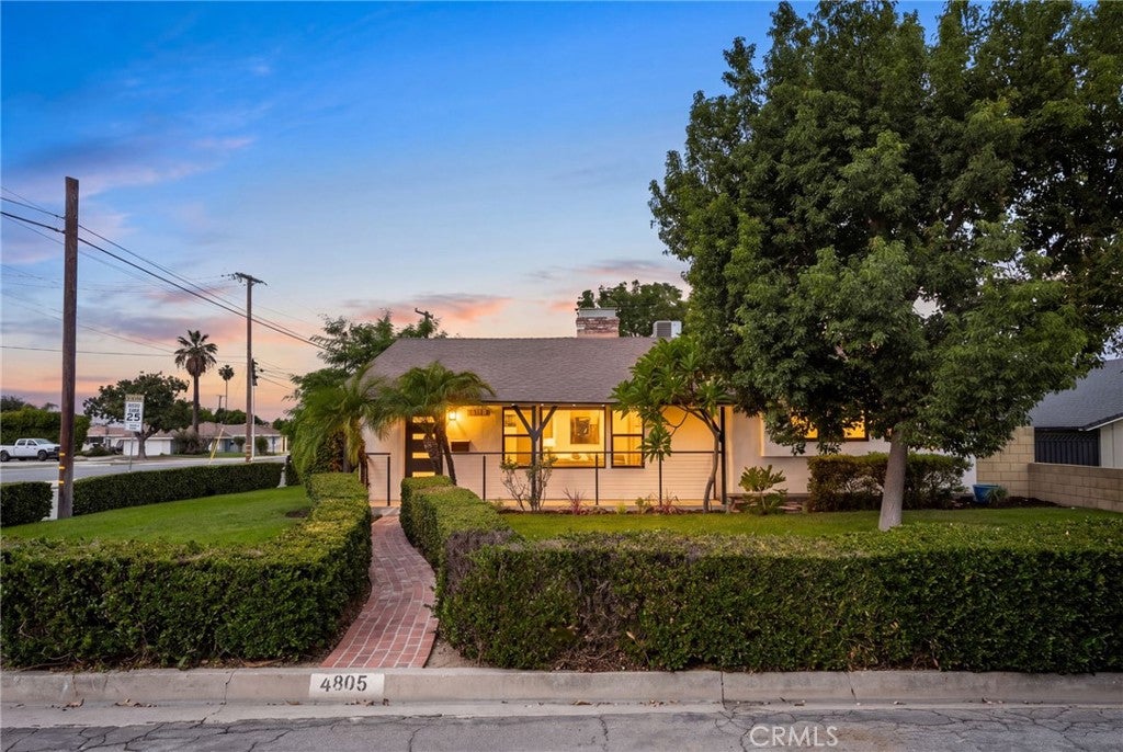 4805 N Vecino