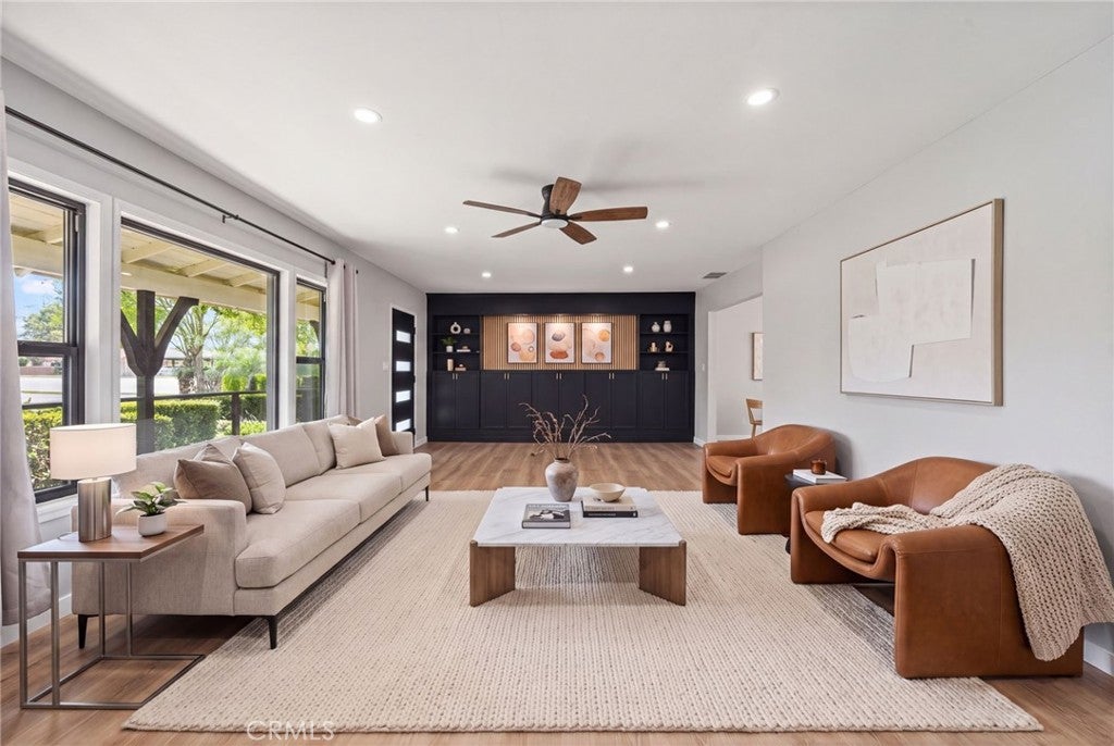 4805 N Vecino