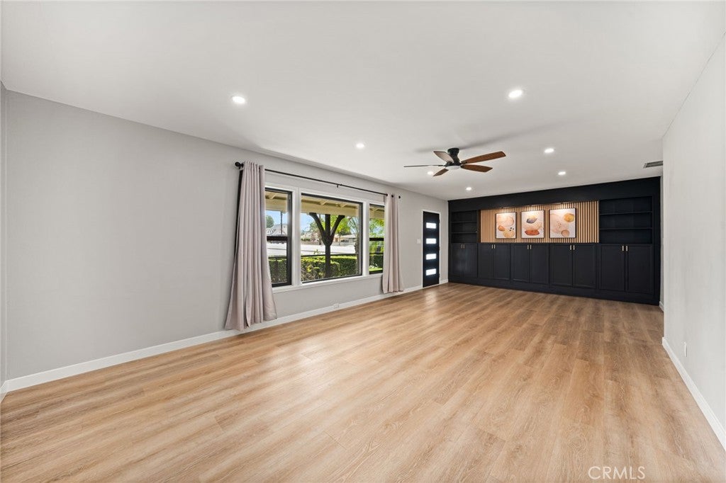 4805 N Vecino
