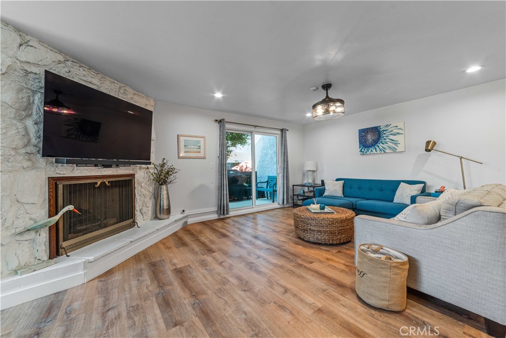 1910 Grant Ave 4