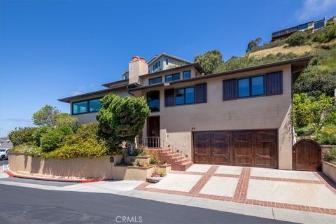 Photo of 27 N Vista De Catalina, Laguna Beach, CA 92651 (MLS # LG26083557)