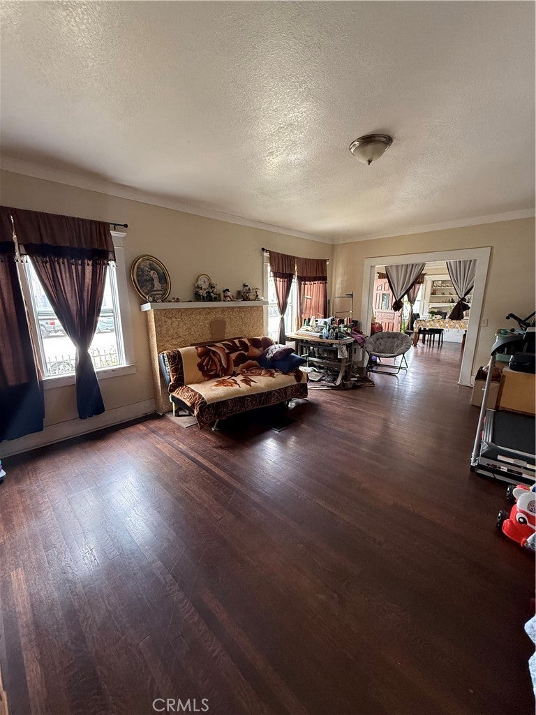 1403 Elm