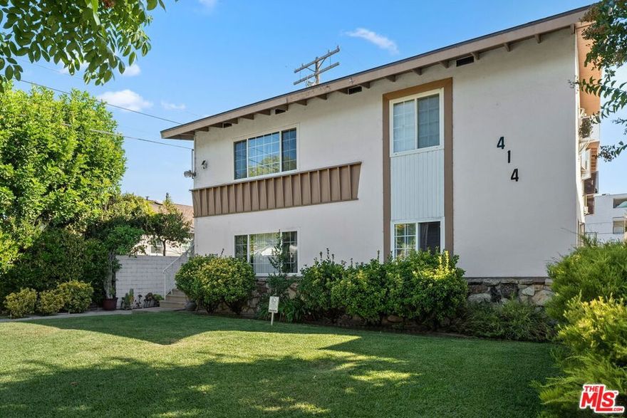 Ideally situated just steps from the highly desirable Rossmoyne neighborhood in Glendale, this beautifully maintained first floor unit offers the perfect blend of comfort, privacy, and convenience. Move in ready, the home features a spacious, light-filled layout with excellent natural light and a serene atmosphere, ideal for everyday living. Located in a quiet residential setting, you'll enjoy a strong sense of community along with exceptional walkability to popular restaurants, essential shops and just moments away from the Glendale Galleria. With its unbeatable location and inviting appeal, this is a rare opportunity that won't last long.