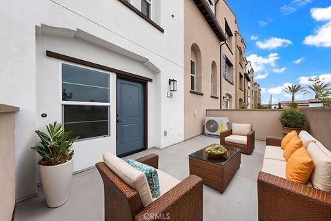 Photo of 541 Via Vallarta, Camarillo, CA 93012 (MLS # SR25241455)