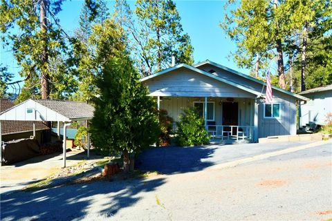 Photo of 39580 Saunders, Bass Lake, CA 93604 (MLS # MD26026386)