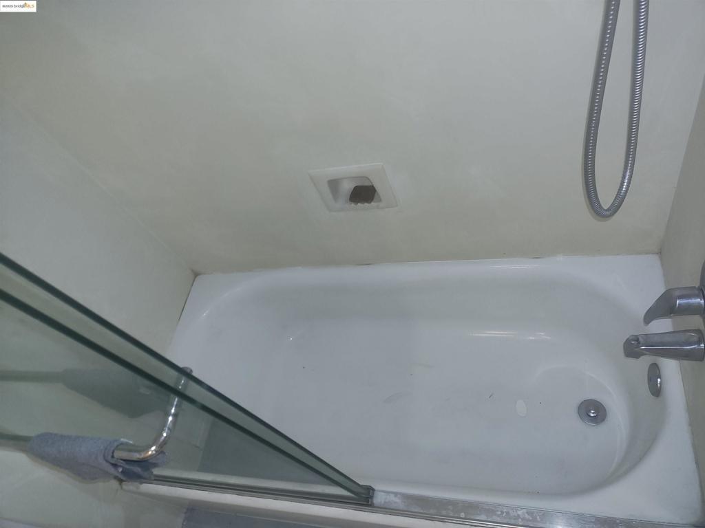 FRUITVALE - Residential Lease