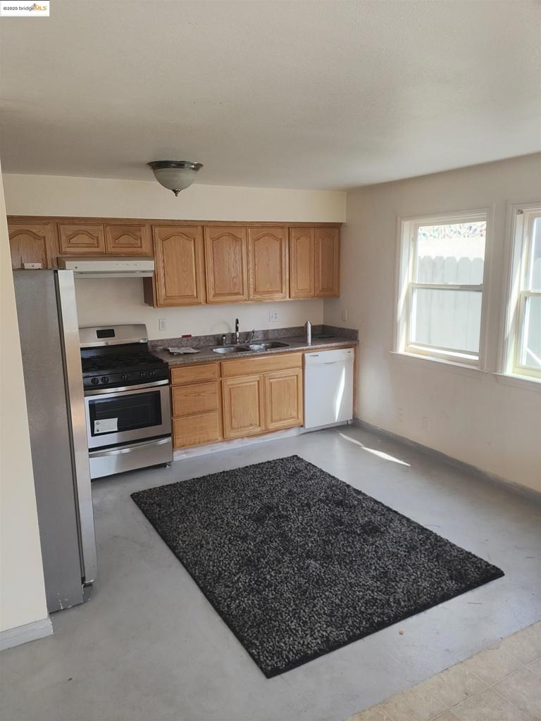 FRUITVALE - Residential Lease