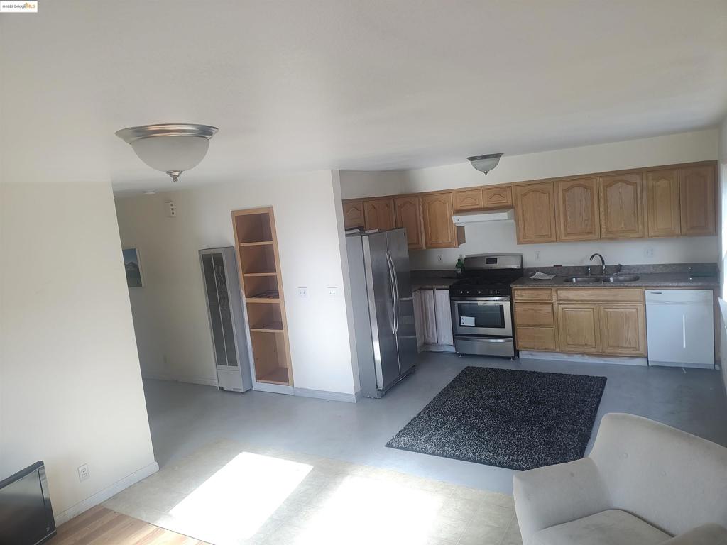FRUITVALE - Residential Lease
