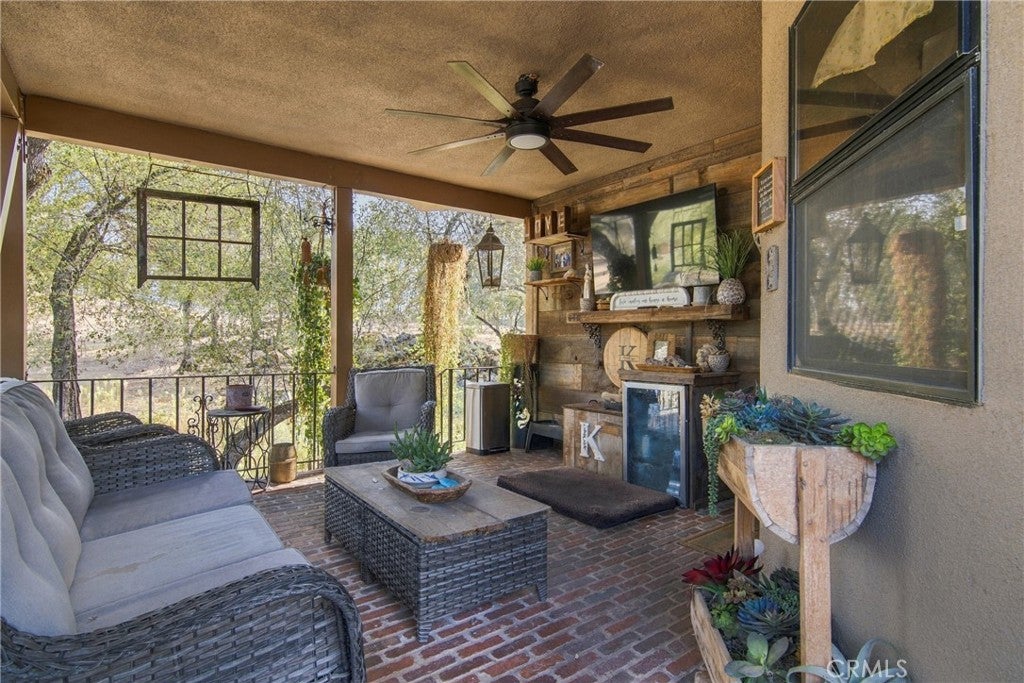 5552 Bear Creek Drive