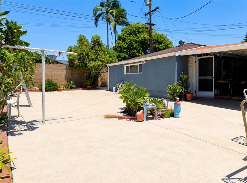 523 W 35th