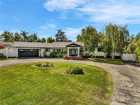 Photo of 1133 Granvia Altamira, Palos Verdes Estates, CA 90274 (MLS # SR25224222)