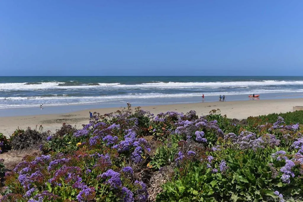 Del Mar, California 92014, United States, 2 Bedrooms Bedrooms, ,3 BathroomsBathrooms,Residential,Active,241350