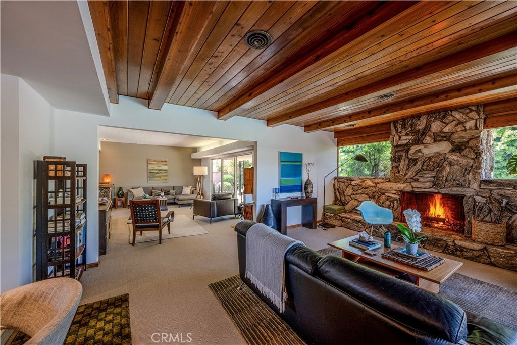 9721 Orangewood