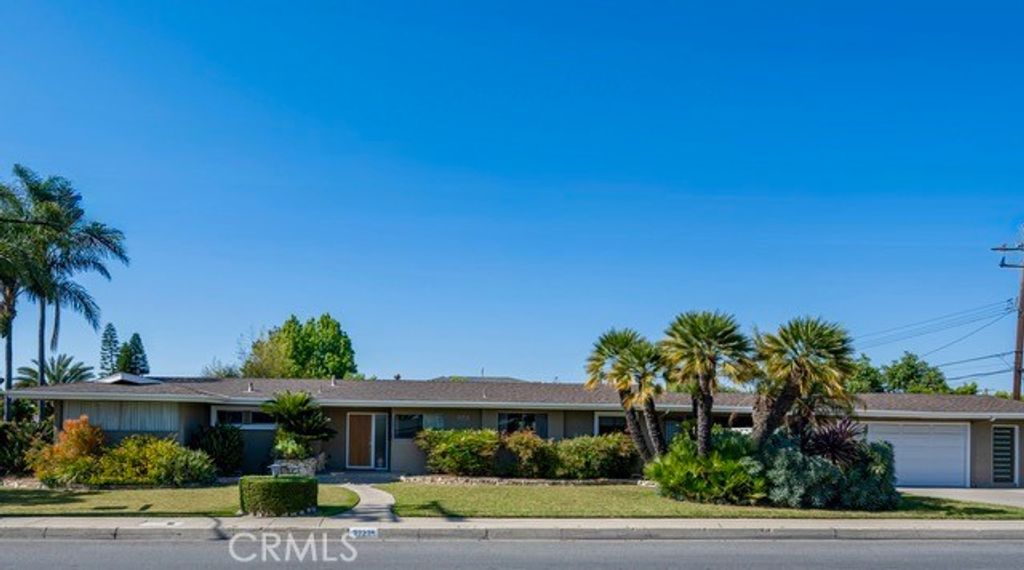 Photo of 9721 Orangewood AVE, Garden Grove, CA 92841 (MLS # PW26097924)