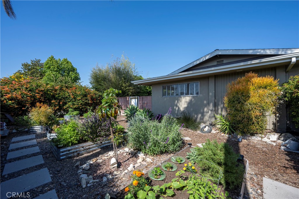 9721 Orangewood