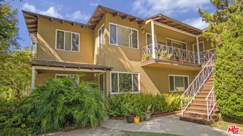 Photo of 300 N Screenland Drive, Burbank, CA 91505 (MLS # 26990169)