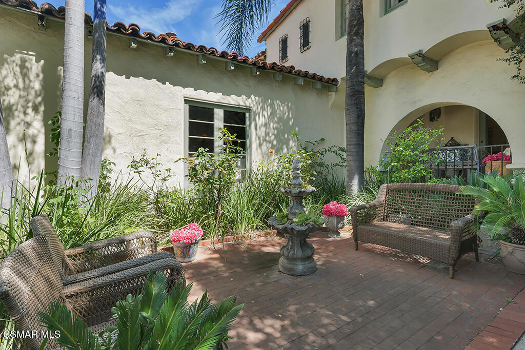 1234 N Everett Street