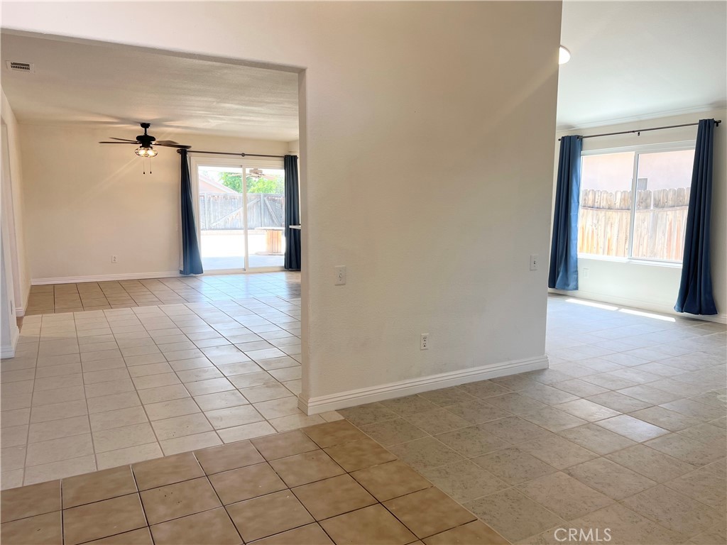 1084 E Evans Street - Photo 2
