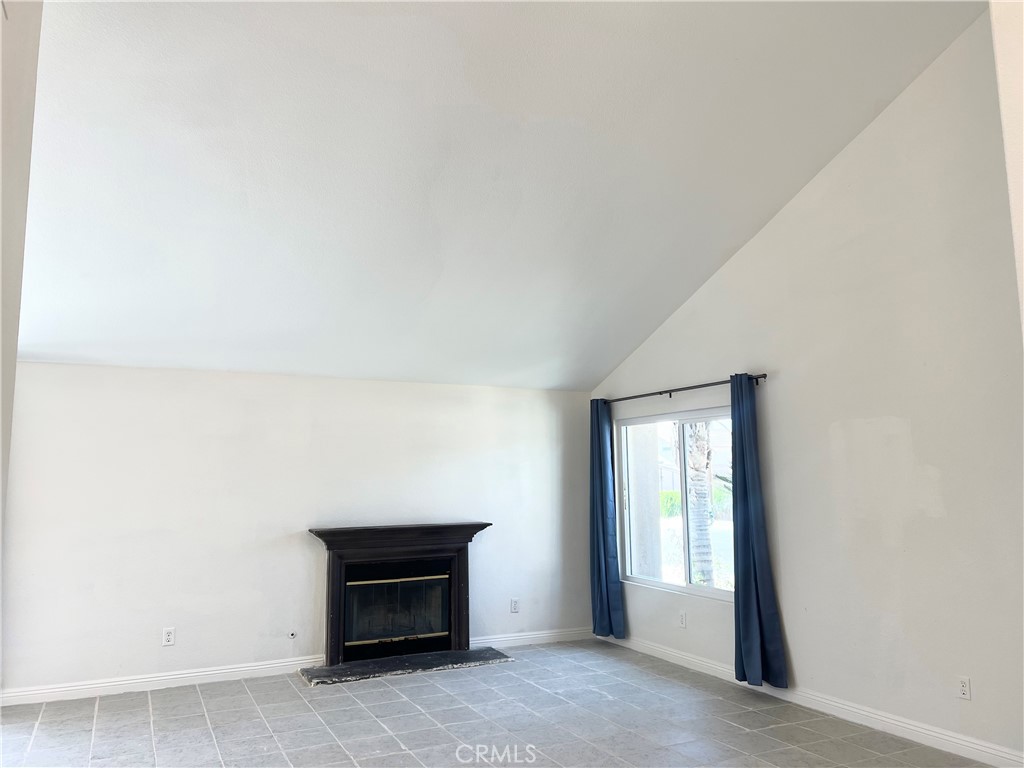 1084 E Evans Street - Photo 3