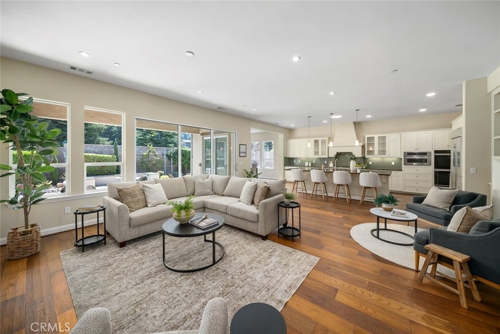 1709 Louise Lane